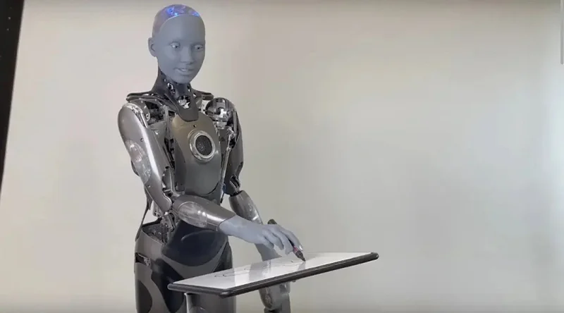 نقاشی کشیدن «آمکا» پیشرفته ترین ربات انسان نمای دنیا + ویدئو