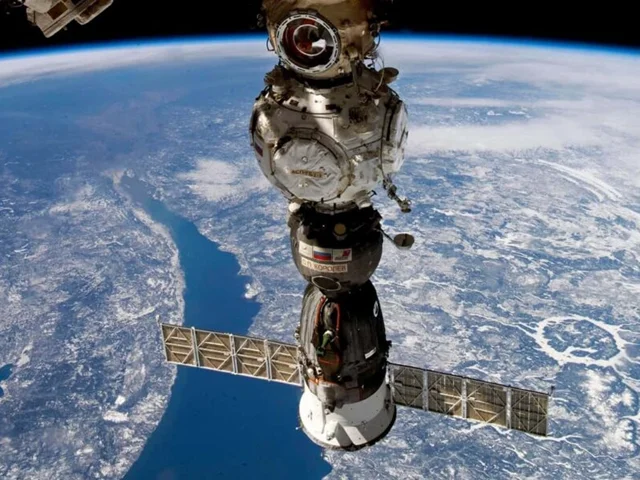 روسیه به‌دنبال نشتی در کپسول سایوز، یک فضاپیمای نجات به ایستگاه فضایی بین‌المللی می‌فرستد