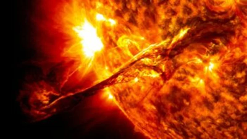 یک شراره خورشیدی خطرناک احتمالا در روزهای آینده به سمت زمین پرتاب می‌شود