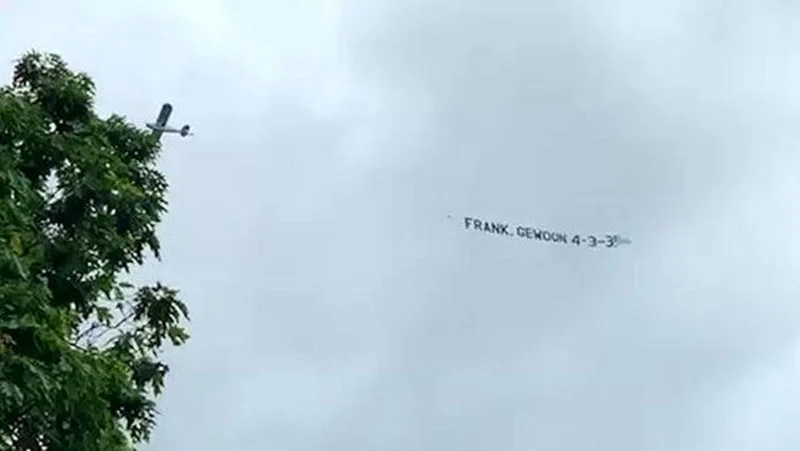 درخواست جالب از دی بوئر با هواپیما