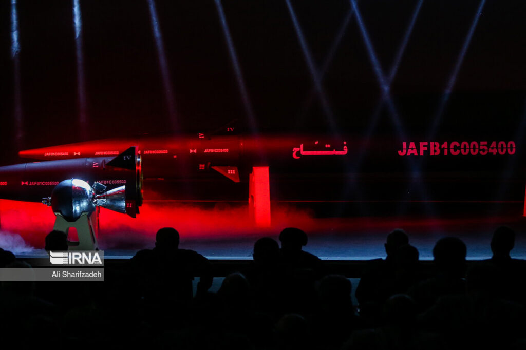 مشخصات موشک هایپرسونیک فتاح که شب گذشته توسط ایران به سمت اسرائیل شلیک شد