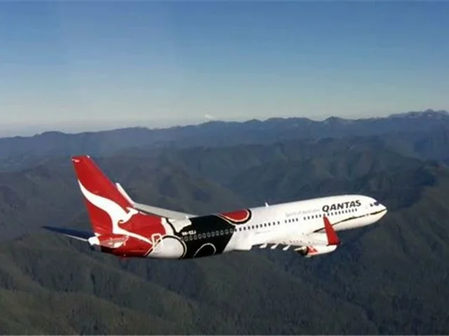 اخراج موقت ۲۵۰۰ کارمند دیگر خطوط هوایی استرالیا در پی موج جدید کرونا