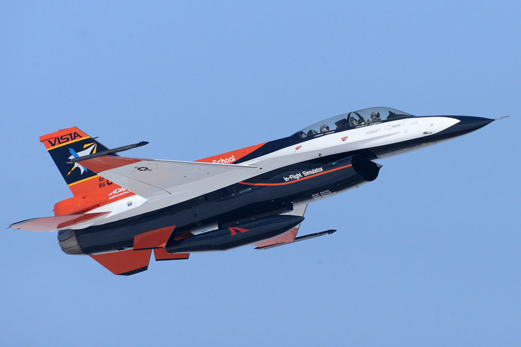 پرواز ۱۷ ساعته یک جنگنده اف-۱۶ به خلبانی هوش مصنوعی؛ پایان راه خلبانان انسانی