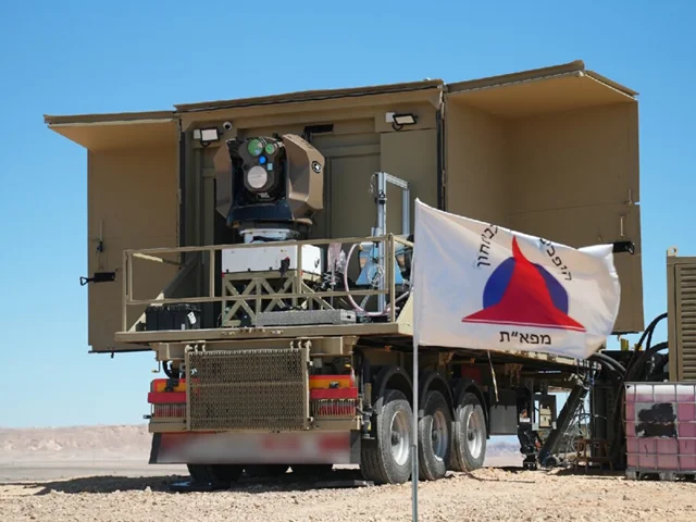 استفاده اسرائیل از سیستم توپ لیزری «پرتو آهنین» در میدان نبرد