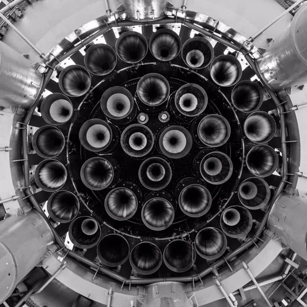 اسپیس ایکس تصاویری از موتورهای غول‌پیکر رپتور راکت استارشیپ منتشر کرد